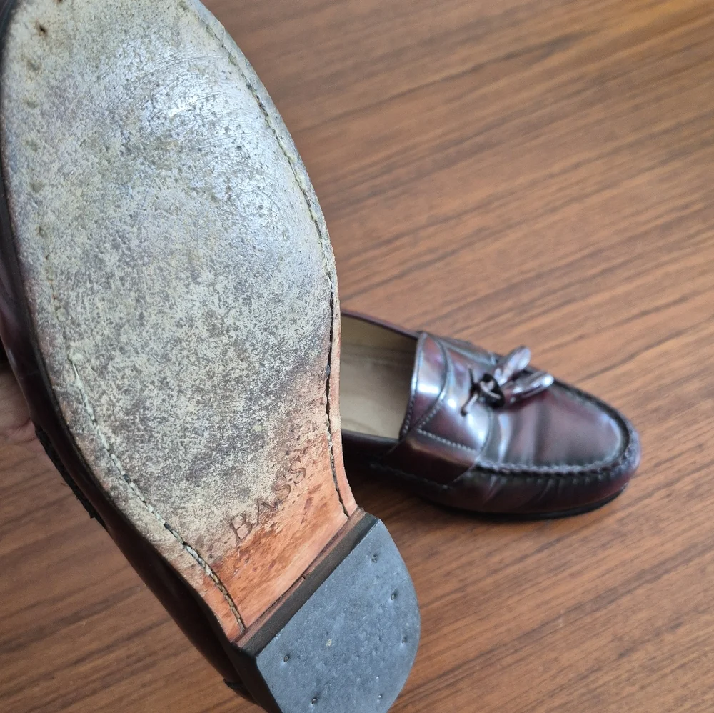 G.H. Bass & Co. wine Brown Tassel Loafers men's 8.5D